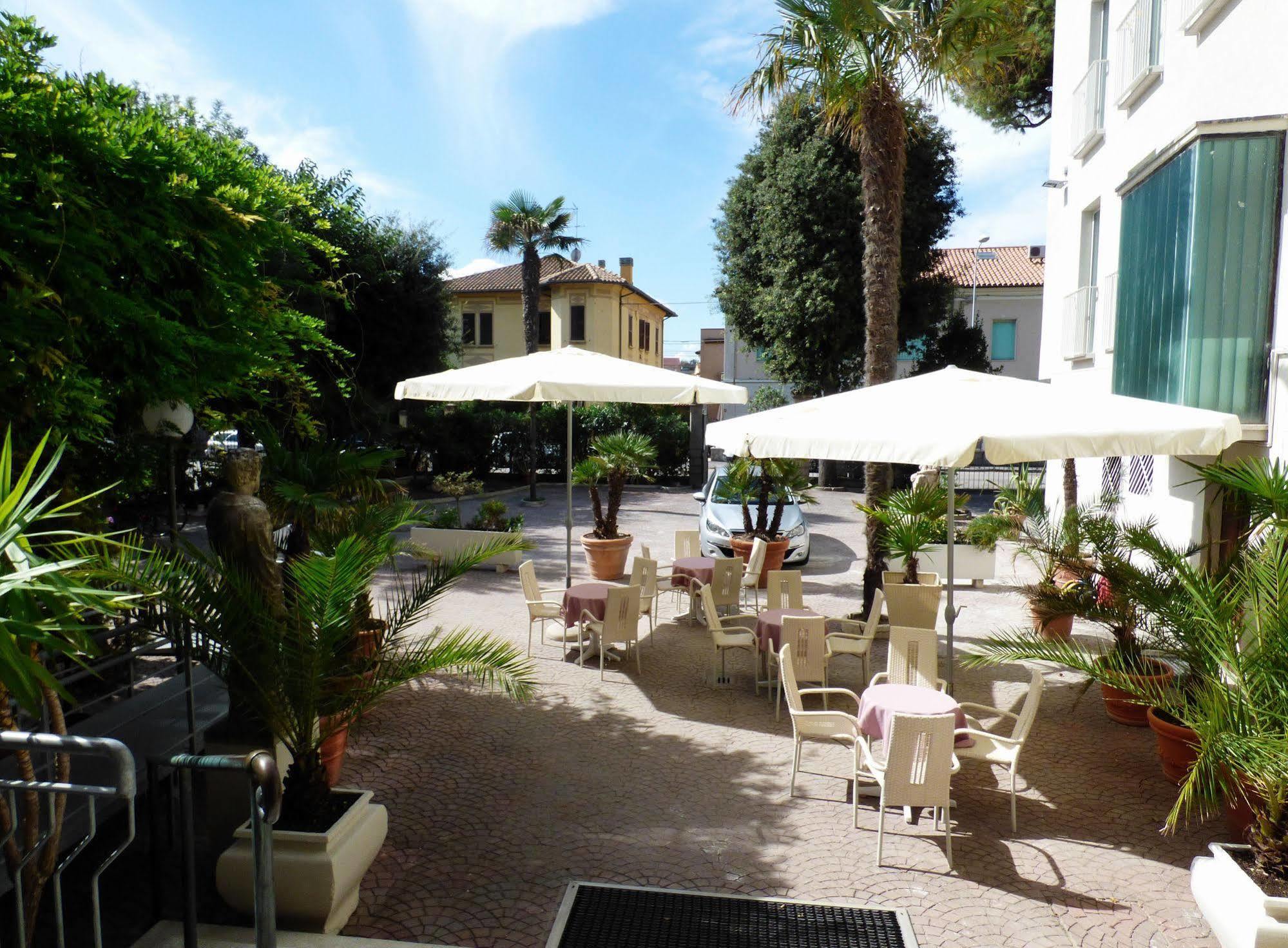 Hotel Cristallo Senigallia Ngoại thất bức ảnh